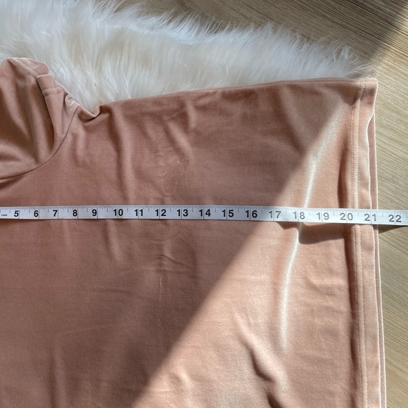 𝅺Madewell Velvet Mock Neck Top - Picture 11 of 12